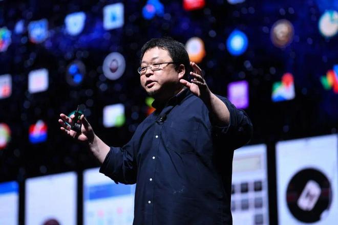 九游app：罗永浩的“科技界春晚”7年后回归他终于开始做自己擅长的事(图4)