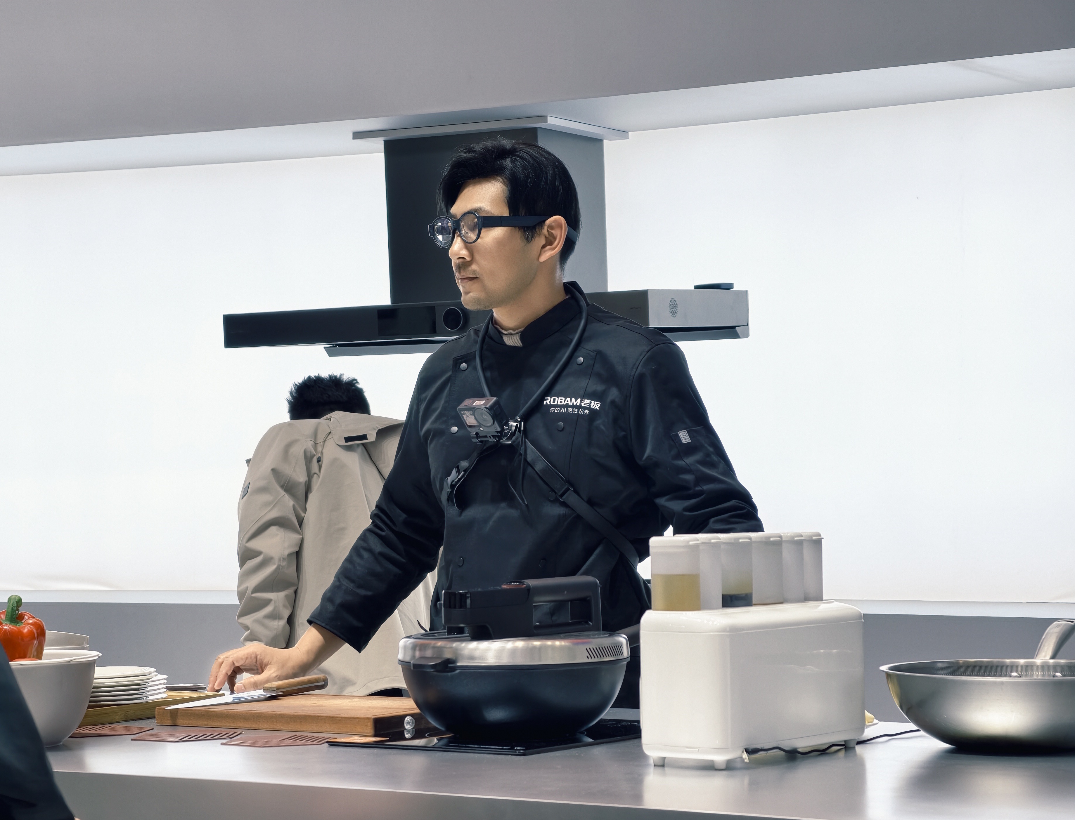 生产力、垂直赛道、硬件解法我在AWE看到了AI眼镜的三面并进(图6)