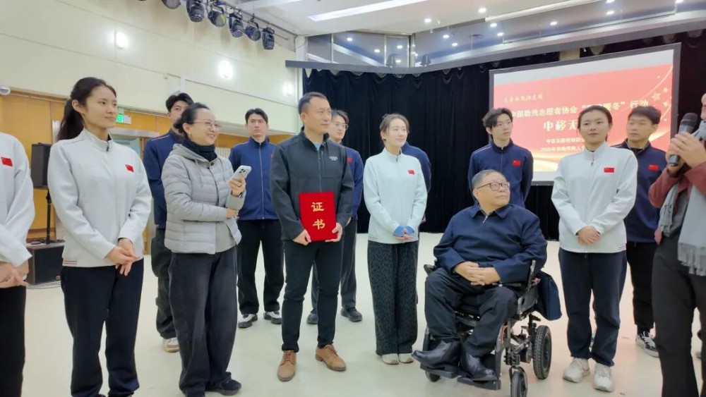 九游：从“无声”到“无碍”：邰丽华点赞亮亮视野Leion Hey2 AR眼镜架起沟通桥梁(图3)