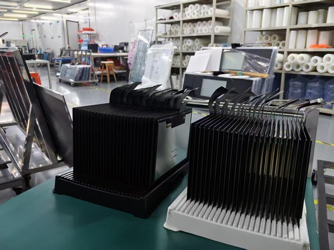 九游娱乐官方网站：深圳大尺寸一体化电容触摸屏厂家怎么选(图1)