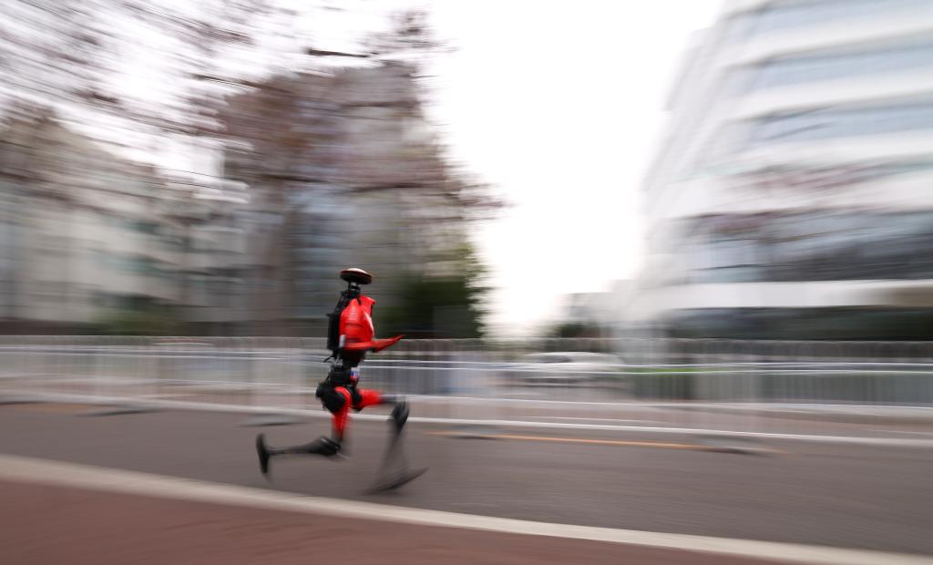 九游娱乐官方网站：首席记者谈首季经济·科创篇丨从“技术变量”到“价值增量” 智能经济新形态加快打造(图1)