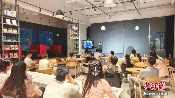 中国多地兴起“生活充电热” 从“投资于物”转向“投资于人”(图2)